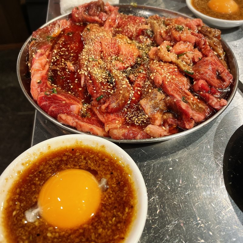 牛肩ロース(炭火焼ホルモン かなめ)