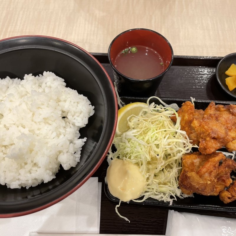 唐揚げ定食(ひな鶏伊勢ゐグランツリー武蔵小杉)