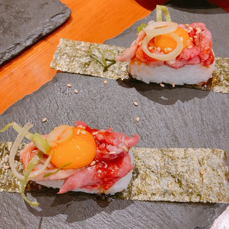 牛トロユッケ寿司(大衆肉酒場いしい)