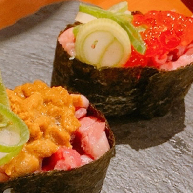 うにく、にくら（軍艦巻き）一貫(大衆肉酒場いしい)