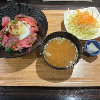 ローストビーフ丼(プエドバル)