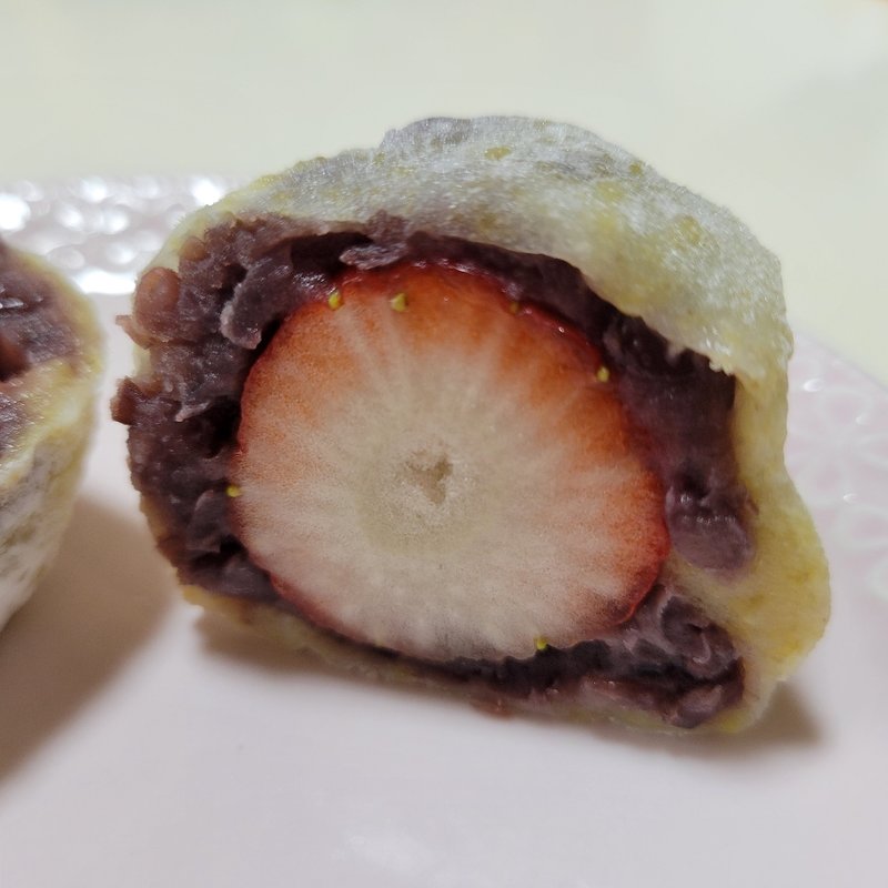 いちご粟大福(長嶋家)