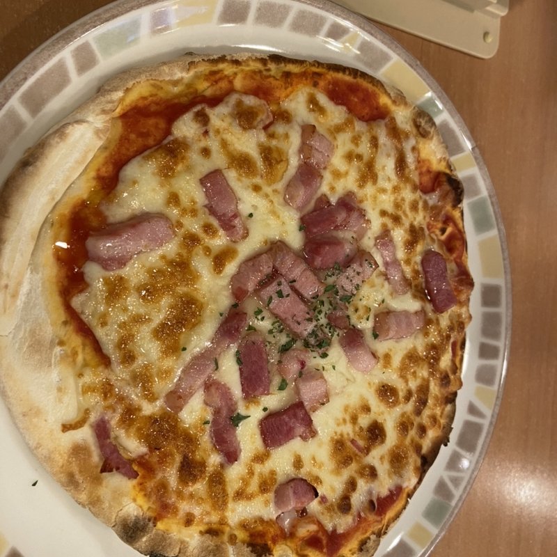 パンチェッタピザ（Wチーズ）(サイゼリヤ 高尾駅南口店)