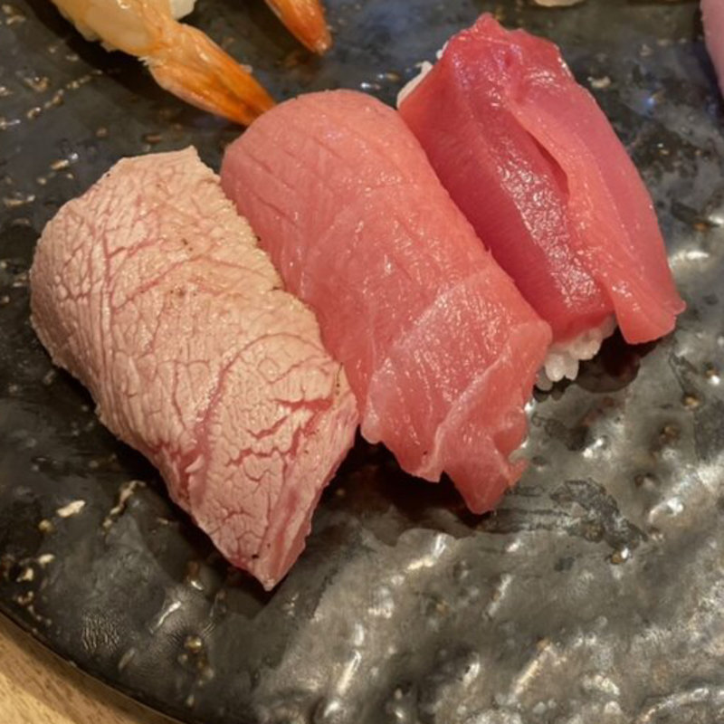 マグロ3貫(丸秀鮮魚店 大橋店 （【旧店名】 毎日笑売 だお）)