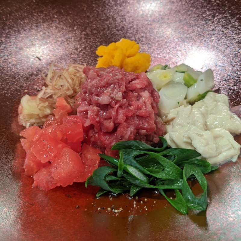 6種の海苔巻き炙りユッケ(銀座焼肉 にく﨑)