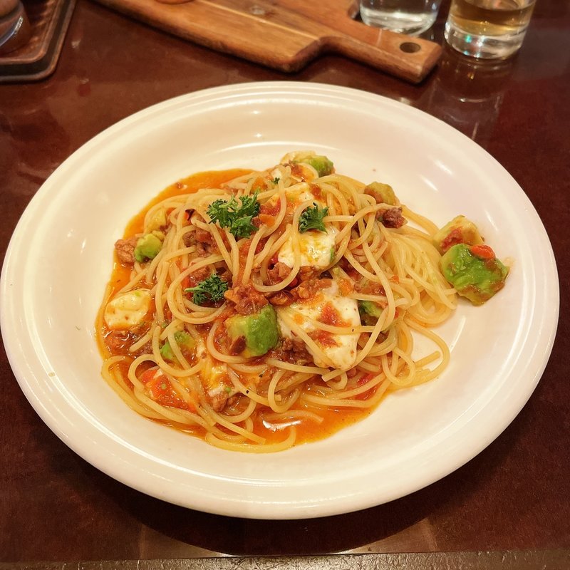 アボカドとモッツァレラのボロネーゼ(KURA 中目黒店 （クラ）)