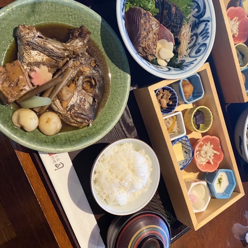 (土佐料理 司)