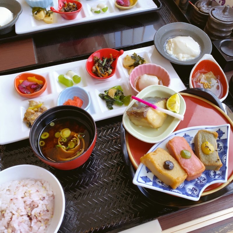 京三昧　京生麩と生湯葉のおばんざいプレート(市場小路 JR京都伊勢丹店 （イチバコウジ）)