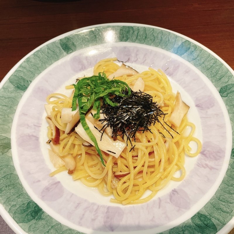 きのこのバター醤油パスタ大葉風味(鎌倉パスタ イオンモール多摩平の森店)