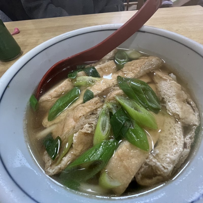 きざみきつねうどん(おかる )