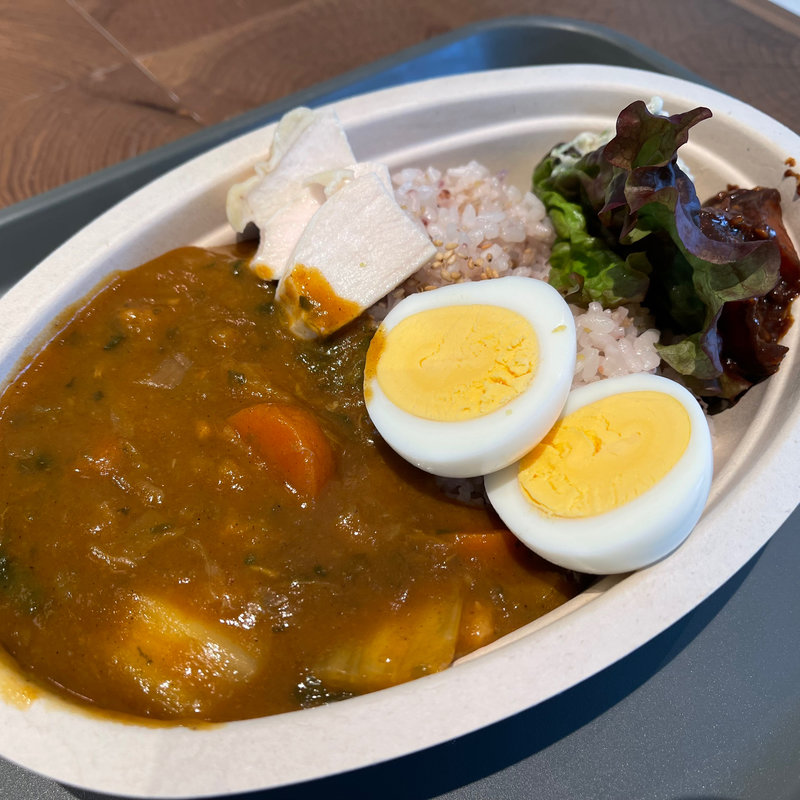 蒸し鶏のベジカレー(BAUM HAUS)