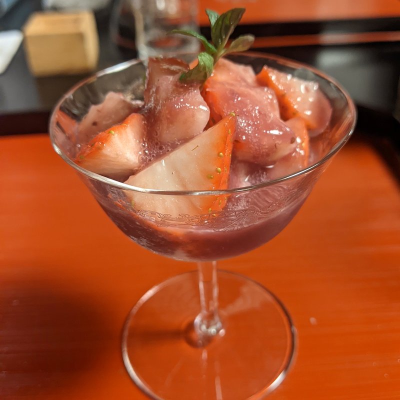 いちごのアイスクリーム(御料理 貴船 （キフネ）)