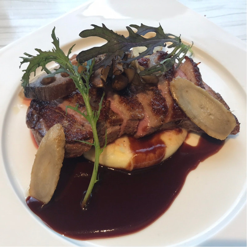 バルバリー鴨のロースト　赤ワインソース(俺のフレンチ YOKOHAMA )