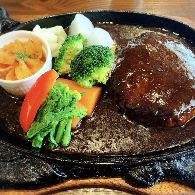 伊万里牛ハンバーグセット（デミグラスソース）(チムニー )