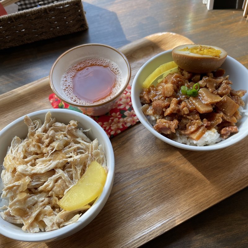 魯肉飯(台湾茶房 e-one)