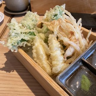 春野菜の天ぷら盛り合わせ(鮨・酒・肴 杉玉 神戸北野坂店)