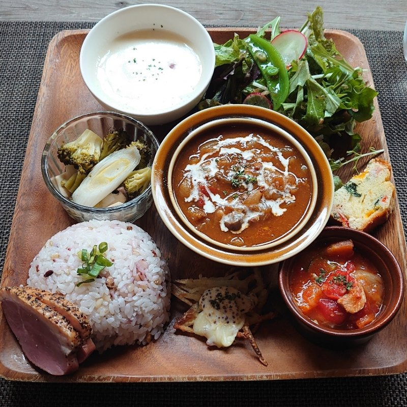 Neufプレート(ドリンク付)(Le Cafe Neuf)