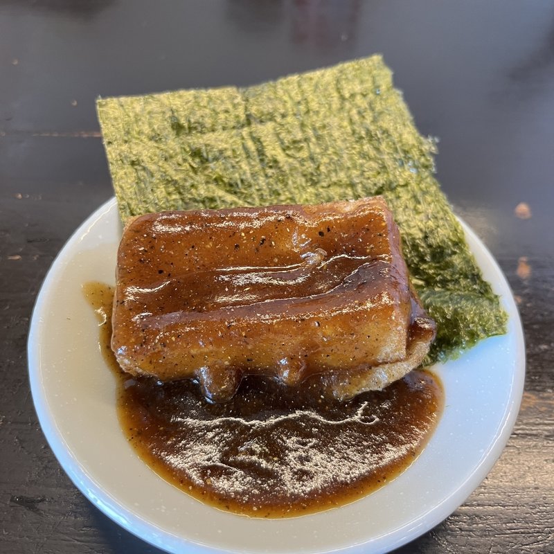 揚げ餅 魚介ソース付き(博多とんこつ 豚の足跡)