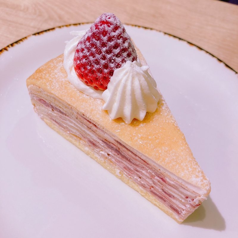 苺クレープ(Brillant Cafe)