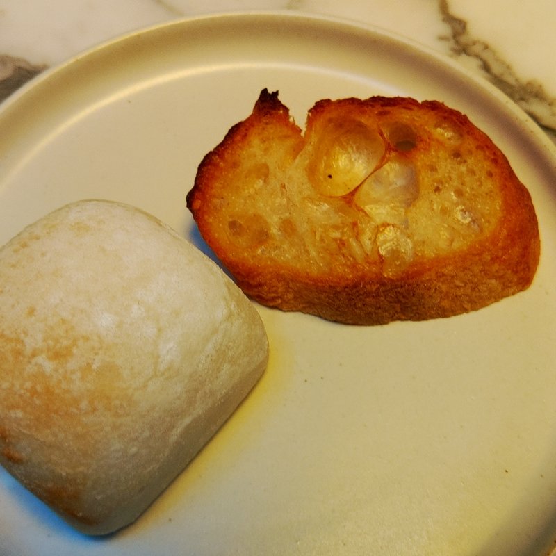 パン(SHIROIYA the LOUNGE)