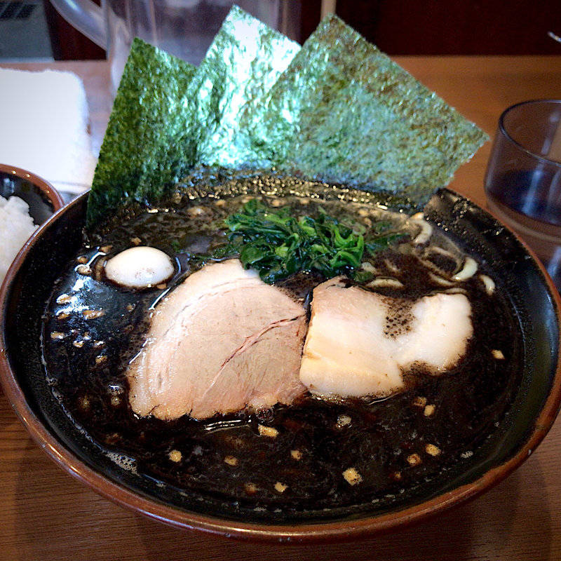 黒豚骨ラーメン(喜多見家 （キタミヤ）)