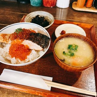 鮭いくら丼(しゃけ小島 本店)