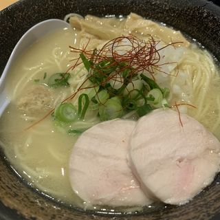 濃厚醤油鶏白湯SOBA(麺 THE KURO)