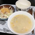 サーモンシチュー＋サラダ(自宅)