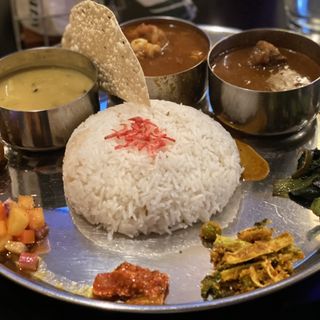 ダルバートセット　カレー2種(ダルバートShanti)