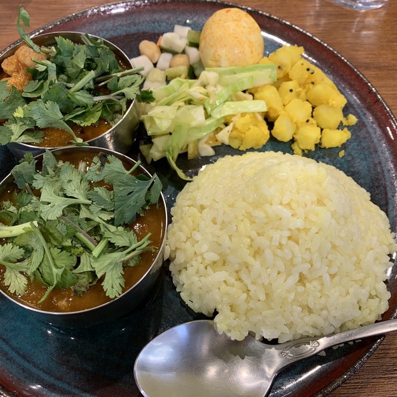 2種盛り 山椒ポーク/日替り(ポークのパキスタンカレー)(リコ プア （rico pua）)