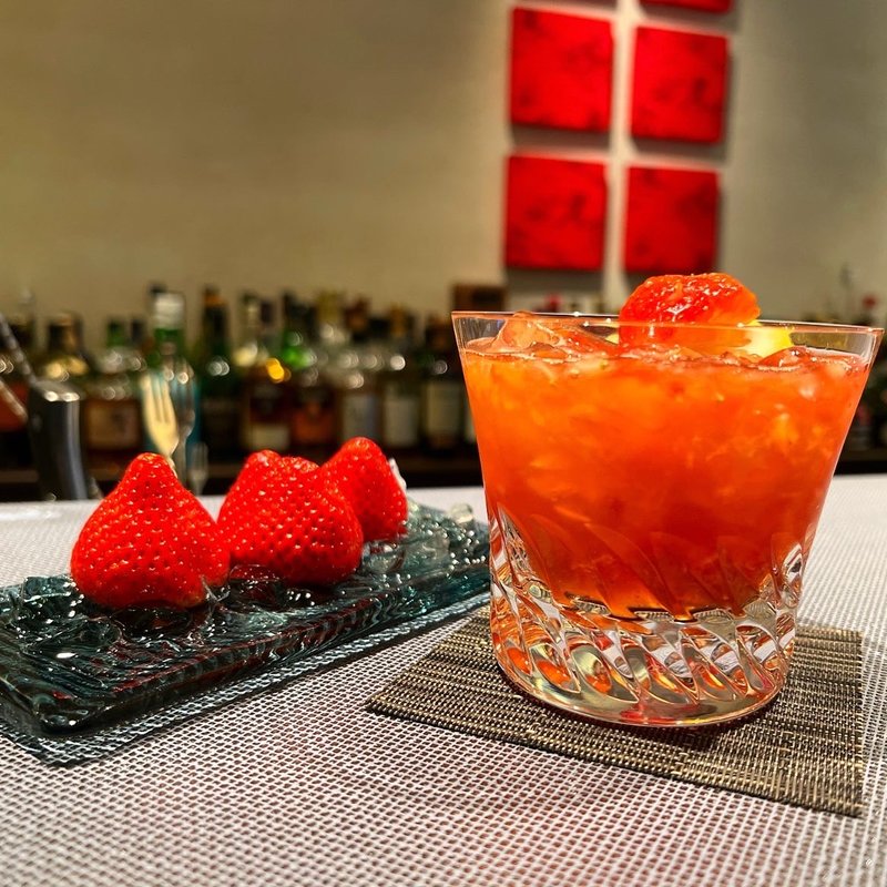 苺のフルーツカクテル(and…Rouge Bar （アンド ルージュ バー）)