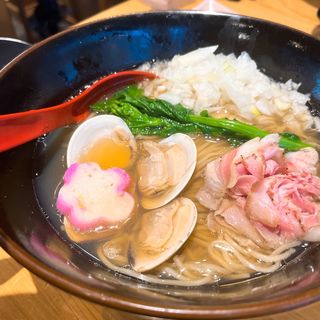 ハマグリと焼きあごの塩らー麺(焼きあご塩らー麺 たかはし 歌舞伎町店)