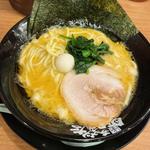 MAX醤油ラーメン(家系ラーメン 町田商店 北新地店)