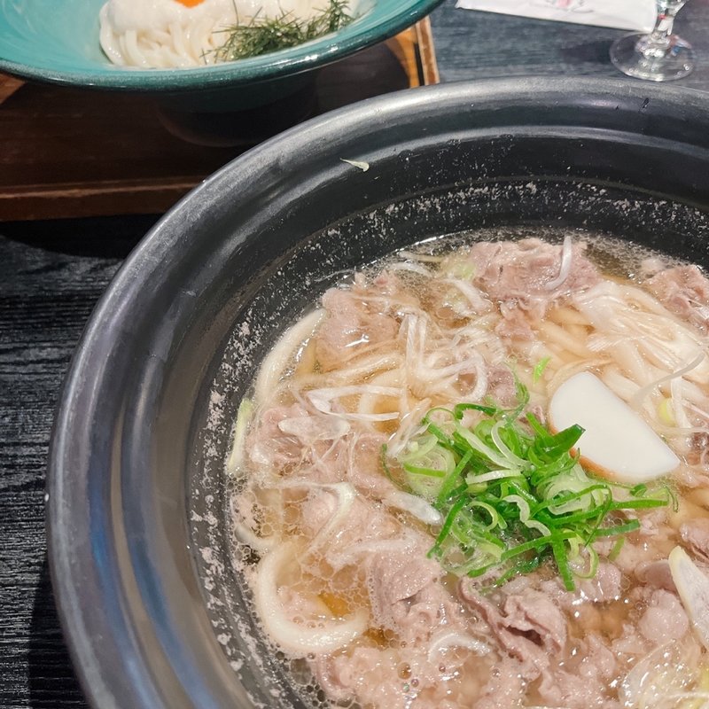 肉うどん(麺匠の心つくし つるとんたん 新宿店)