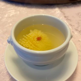 菊花豆腐スープ(中国料理 王宮)