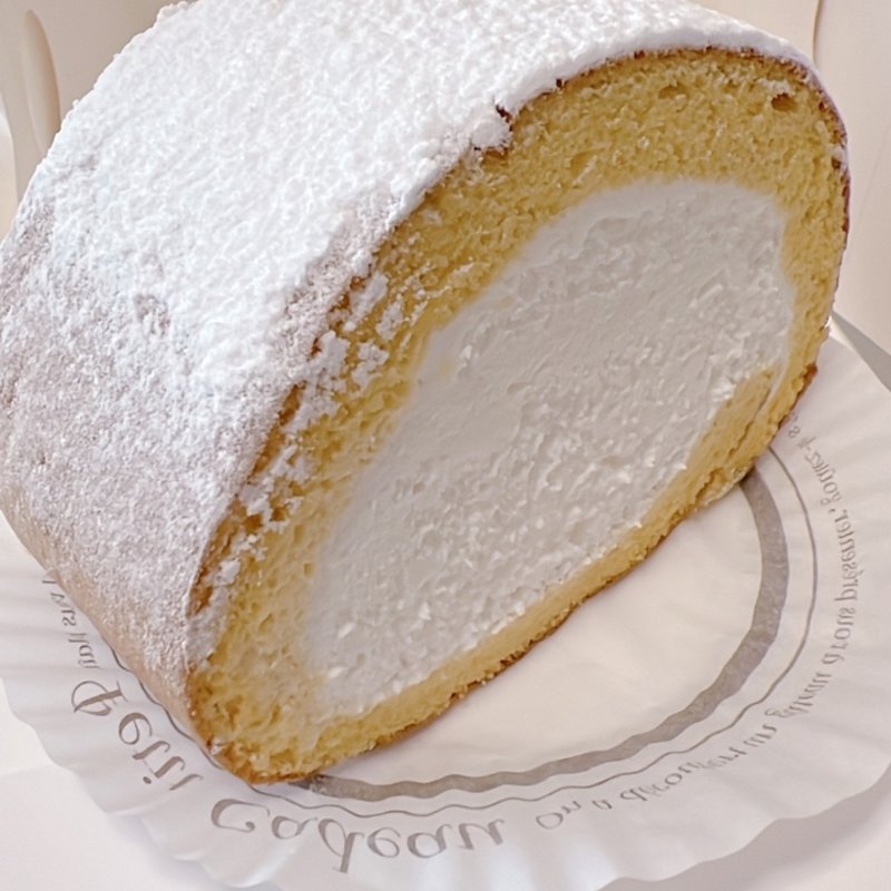 金のロールケーキ(スイーツギャラリーアマンダ)