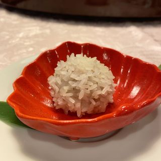 もち米で包んだ紅白肉団子(中国料理 王宮)