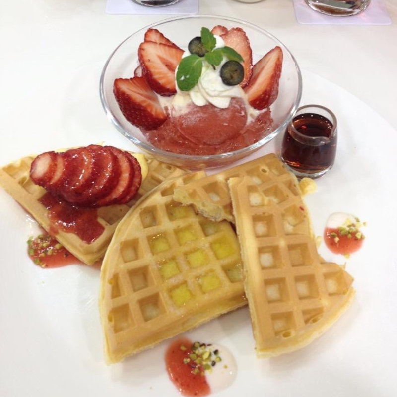 いちごワッフル(タカノフルーツパーラー 新宿高島屋店 )