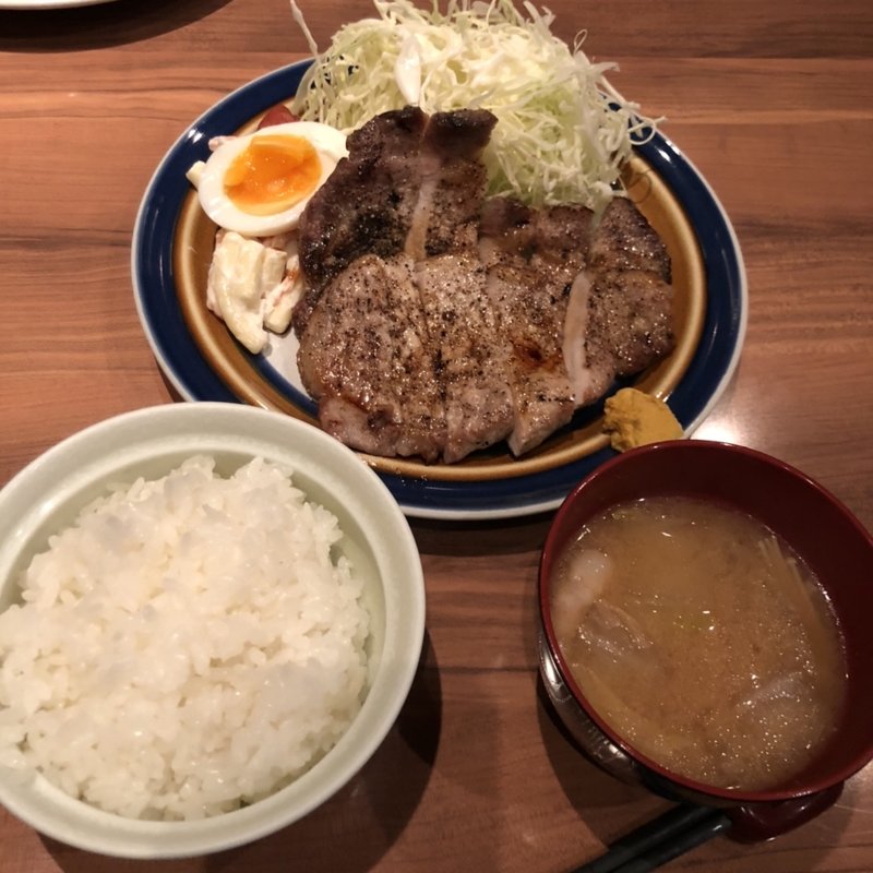 ロースステーキ定食(ぶた と 和いん )
