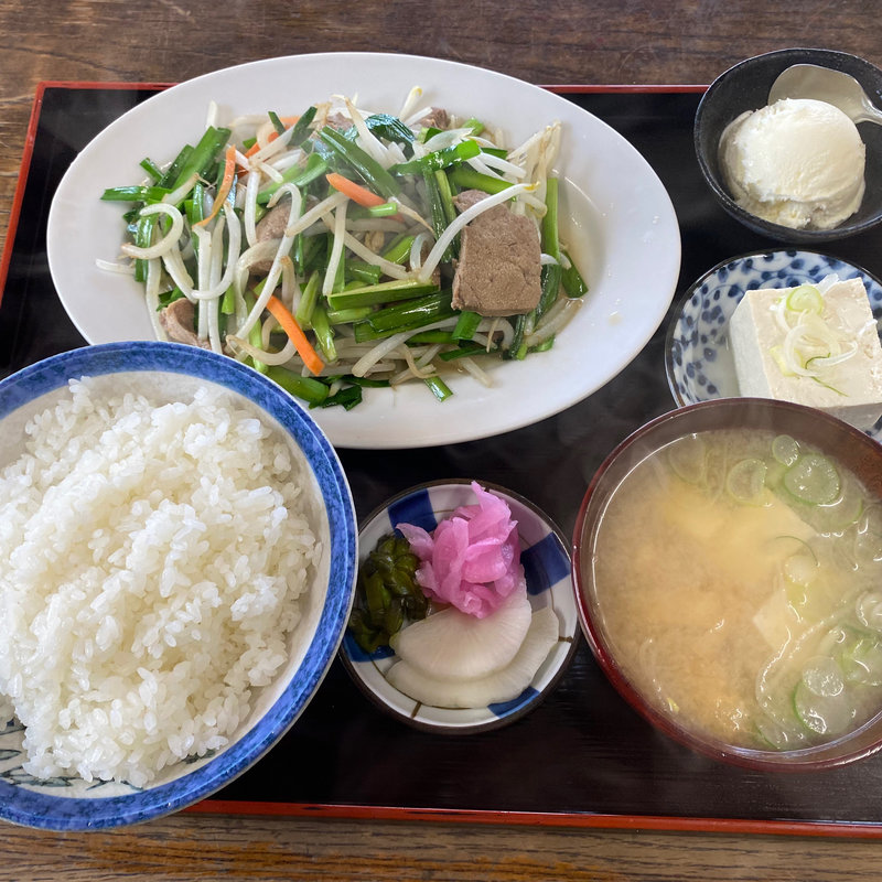 ニラレバー炒め定食(一本杉食堂)