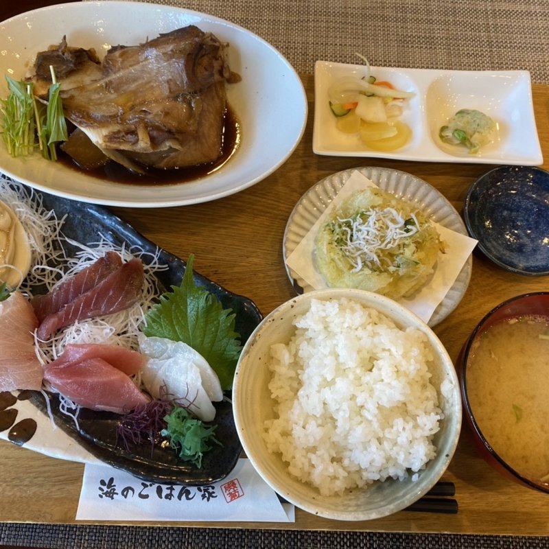 お得なお刺身定食(海のごはん家　磯菊)