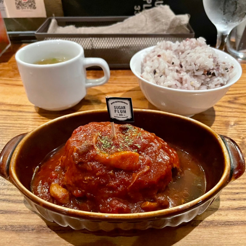 煮込みハンバーグランチ(シュガー・プラム サンジュウサン)