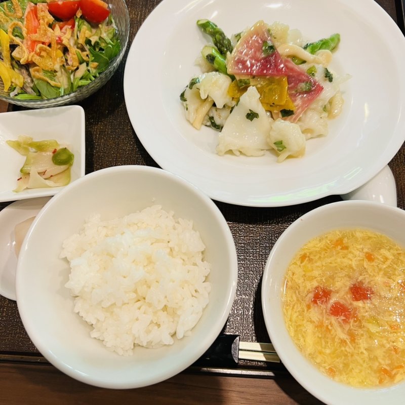 ランチA (モンゴウイカと中華菜花の塩炒め)(中国料理 礼華 新宿店)