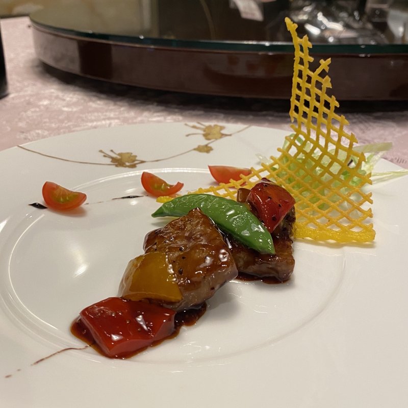 A5等級飛騨牛と季節の野菜炒め(中国料理 王宮)