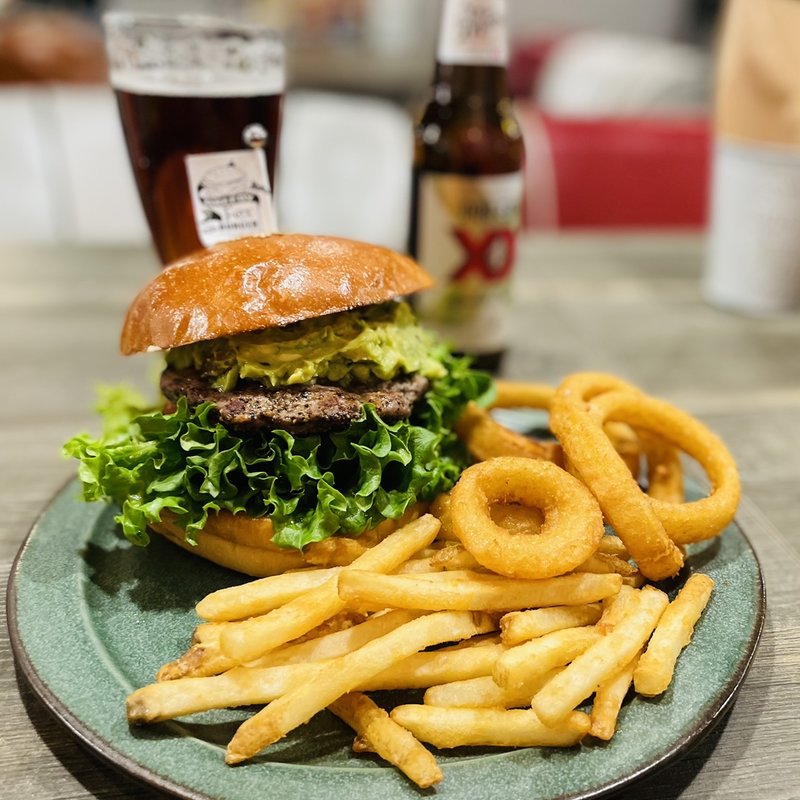 ワカモレバーガー(GREEDY FOX BURGER)