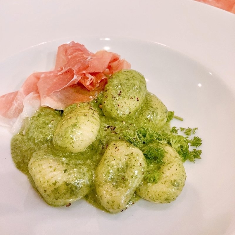 ニョッキ祇園パセリソース（生ハム追加）(ミオバール （Mio Bar）)