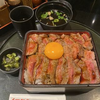 ステーキ重 肉大盛り(本みやけ 阪急三番街店 （ほんみやけ）)
