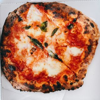Buffalo Mozzarella Pizza L サイズ(ピッツェリア レジスタ)