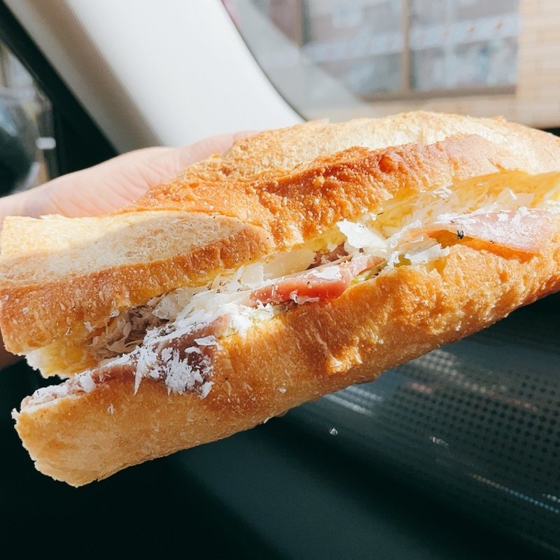 バケットサンド(フロマジュアユリー エクレレ)