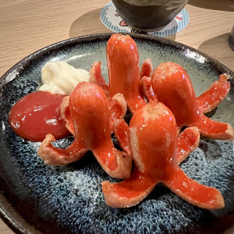 たこサンウインナー 4匹(大衆酒場 半立呑処 マイキー)